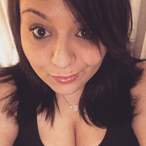 Meet your Posher, Stephanie - Picture 1 of 1